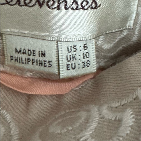 Elevenses Anthropologie Scalloped Eyelet Shorts size 6 - Picture 5 of 6